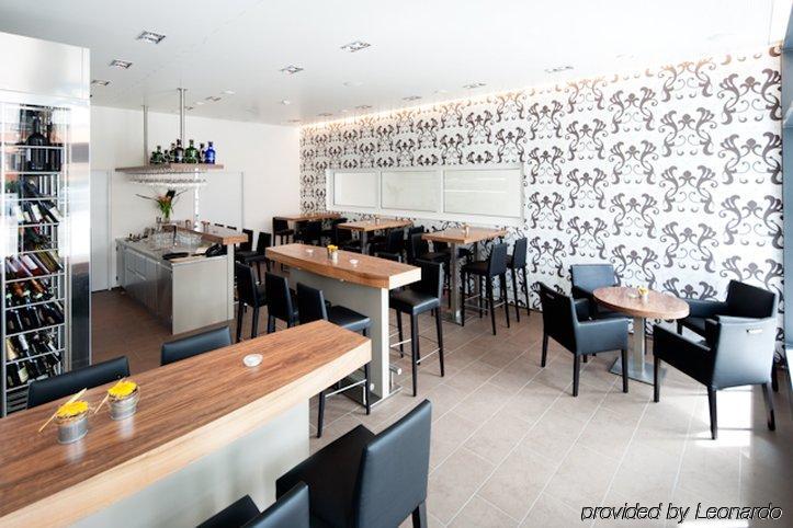 Hotel Arcade Sins Restoran gambar