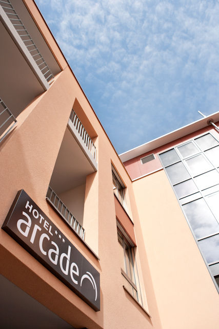 Hotel Arcade Sins Logo gambar